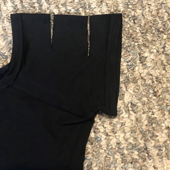Black short sleeve cut out t-shirt - Picture 4 of 9